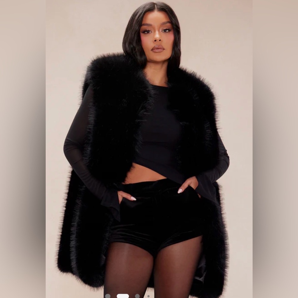 Fashion Nova Denver Black Faux Fur Vest. Perfect for layering. NWT!!! - Picture 2 of 4